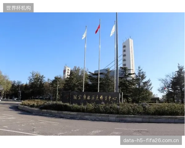 广州奥林匹克体育中心试点智能化护膝租赁服务，为公众提供接触PTFE高端运动护具的机会